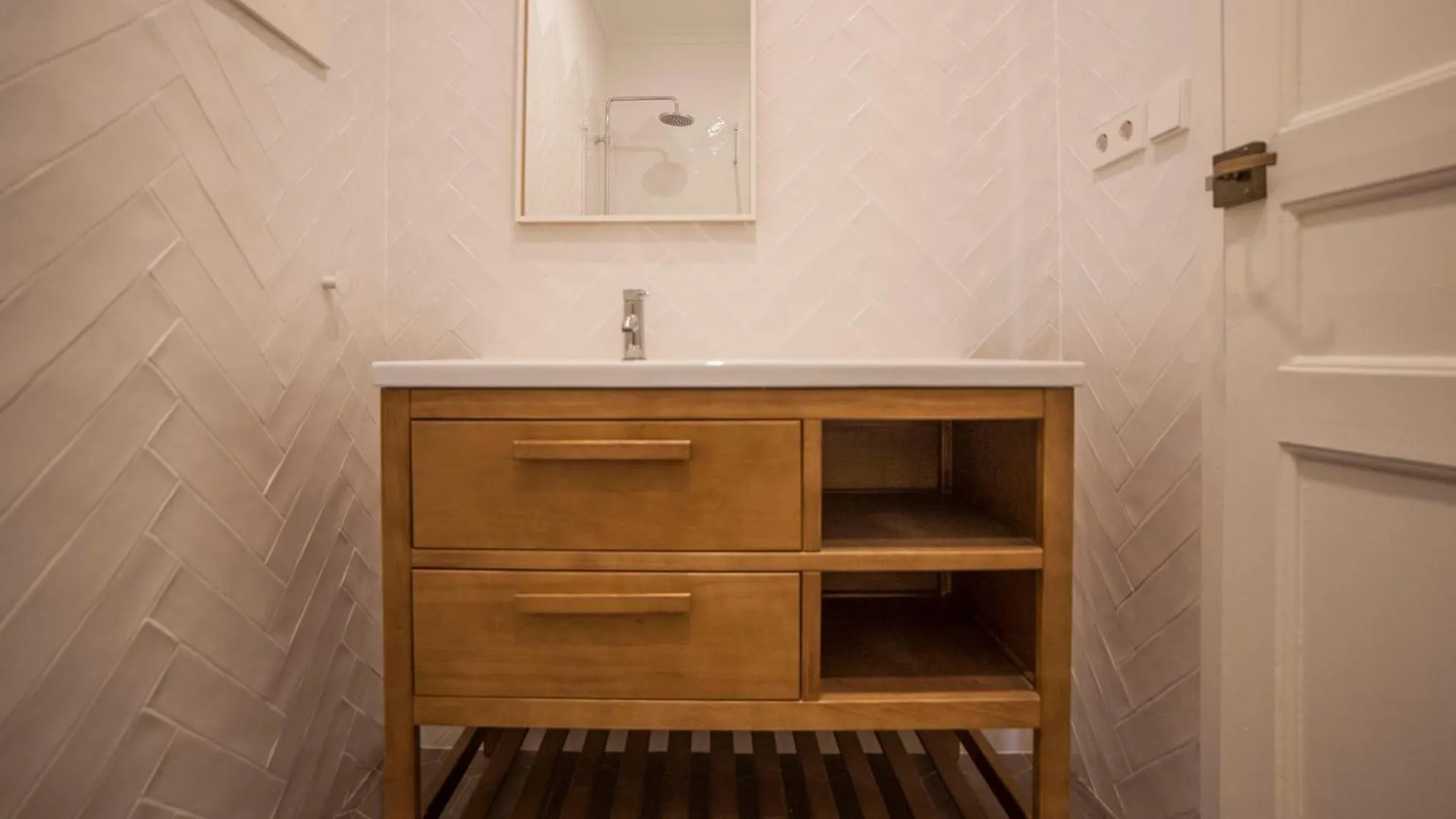 Eg42B - Modernista Apartamento En El Centro De Barcelona Apartment