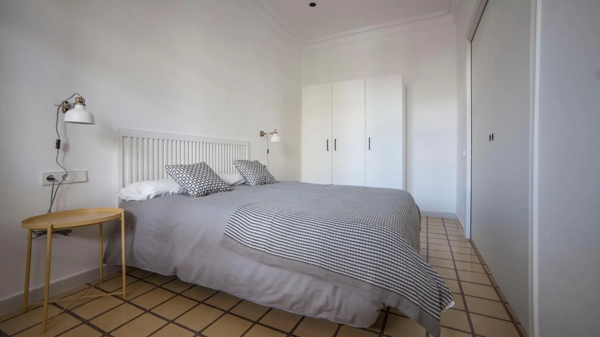 Eg42B - Modernista Apartamento En El Centro De Βαρκελώνη 0*,