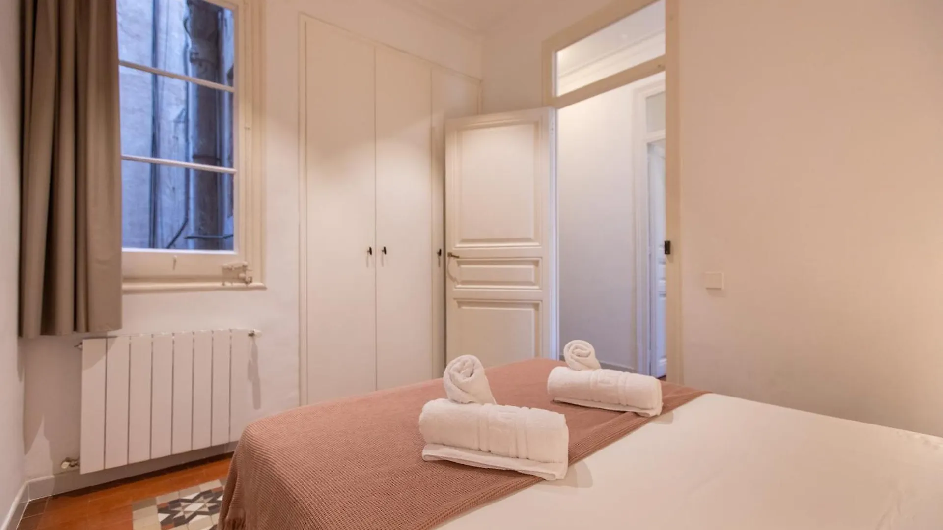 Apartment Eg42B - Modernista Apartamento En El Centro De Barcelona