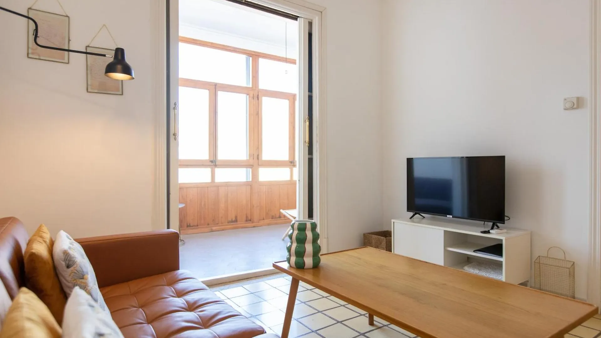 Eg42B - Modernista Apartamento En El Centro De Barcelona 0*,  Spain